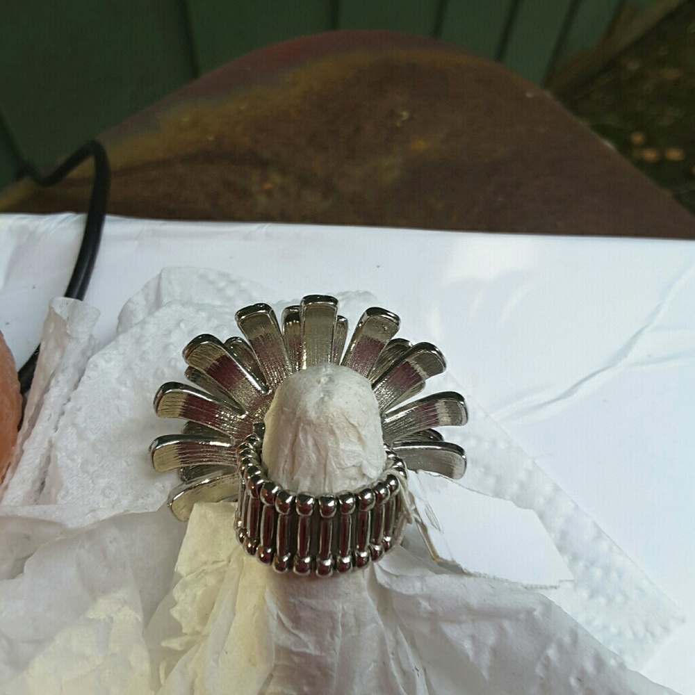 Sunflower Fashion Rhinestone Adjustable Ring NEW - Picture 2 of 3